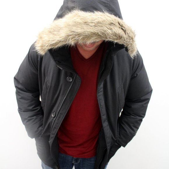 Uniqlo Men's Puffer Jacket with fur - Picture 6 of 6